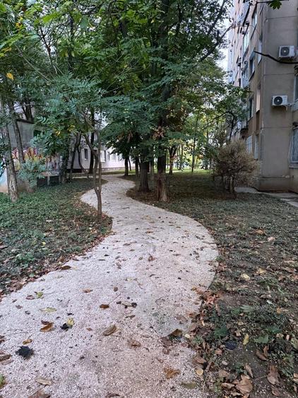 Apartament cu 3 camere semidecomandat în Drumul Taberei