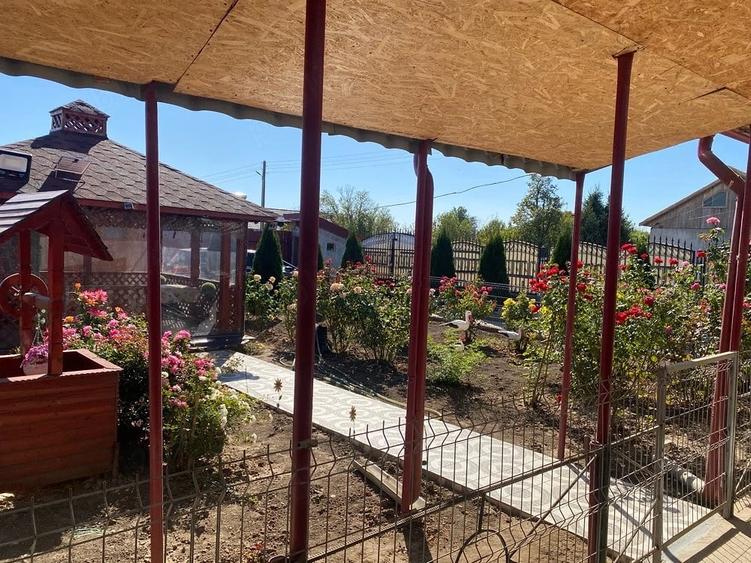 Casă cu 6 camere cu Teren 1273 Mp în Lița