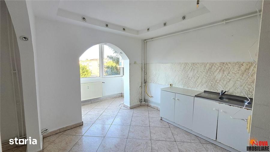 Apartament cu 2 camere decomandat în Triaj