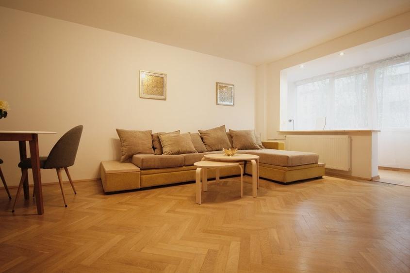Apartament cu 2 camere decomandat, mobilat în Cișmigiu