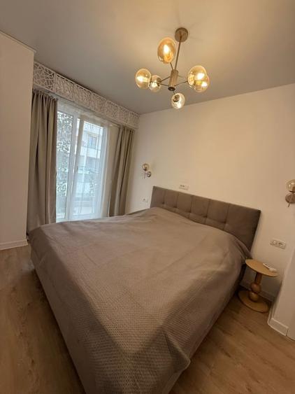 Apartament cu 3 camere semidecomandat, mobilat în Parcul Carol