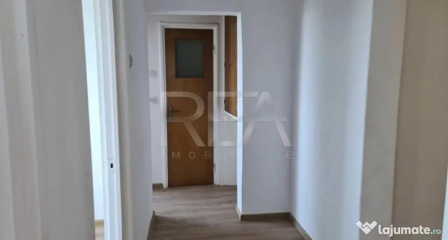 Apartament cu 3 camere decomandat în Drumul Taberei