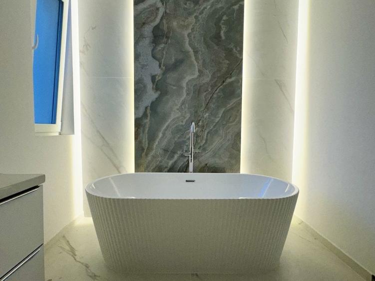 Duplex cu 4 camere cu Canalizare în Remetea Mare