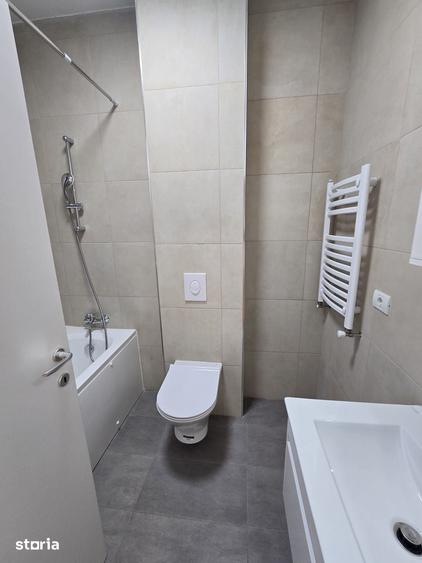 Casă cu 5 camere cu Teren 200 Mp în Central
