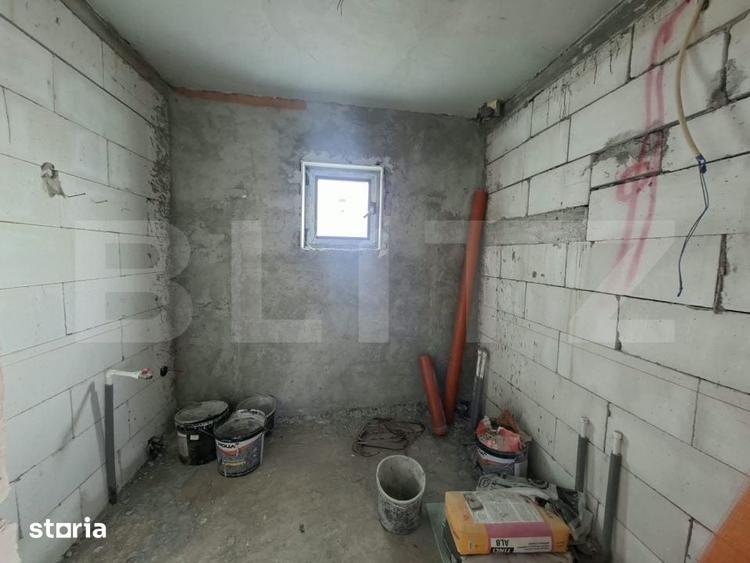 Casă cu 4 camere cu Teren 350 Mp în Pielești
