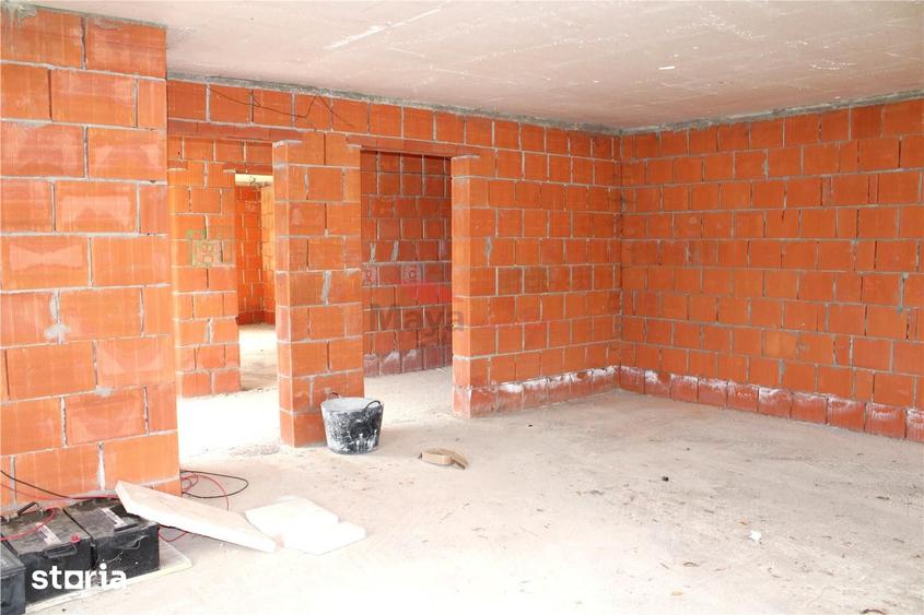 Casă cu Teren 2300 Mp în Negrilești
