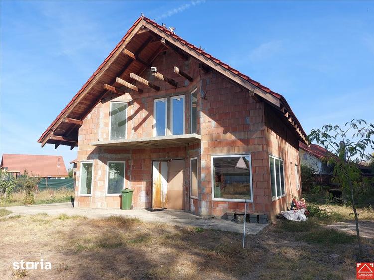 Casă cu 6 camere cu Teren 1360 Mp în Șofronea