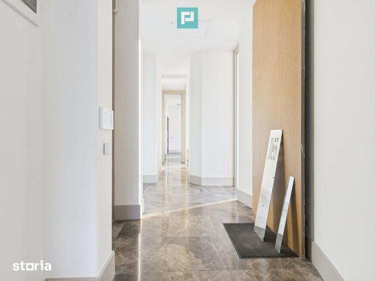 Apartament cu 4 camere decomandat în Tei