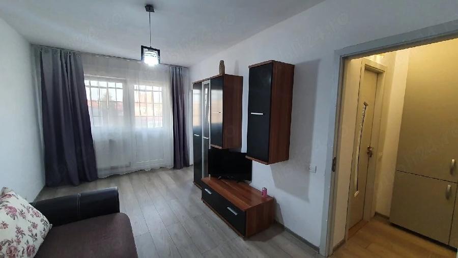 Garsonieră decomandată în Podgoria