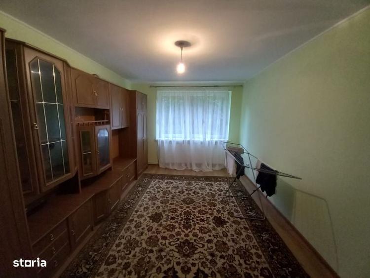 Apartament cu 3 camere decomandat în Săsar