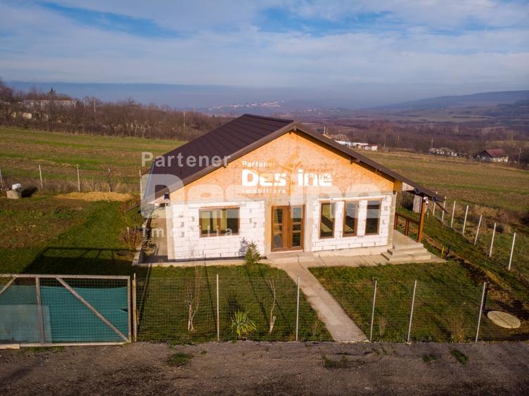 Casă individuală cu 4 camere cu Canalizare în Ciurea