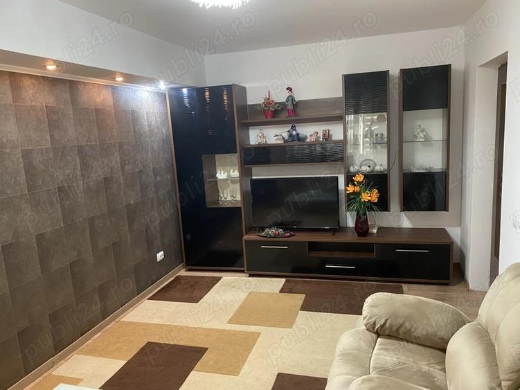 Apartament cu 3 camere decomandat în Morarilor