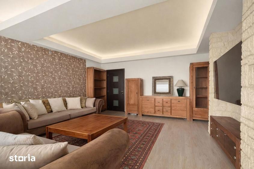 Apartament cu 4 camere, mobilat în Central