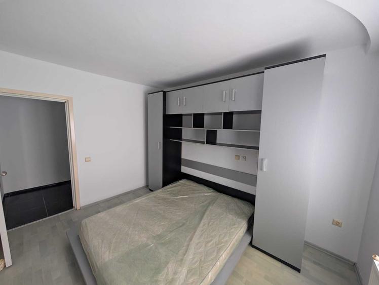 Apartament cu 3 camere decomandat în Calarași 4