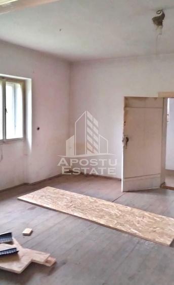 Casă individuală cu 4 camere cu Canalizare în Măgulicea