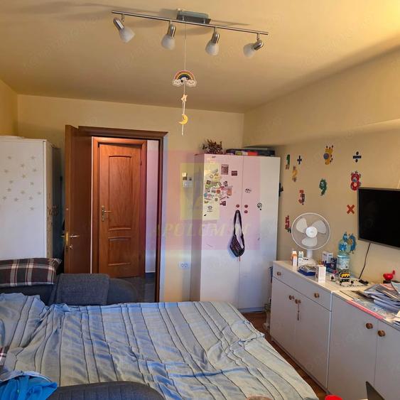 Apartament cu 3 camere decomandat în Unirii