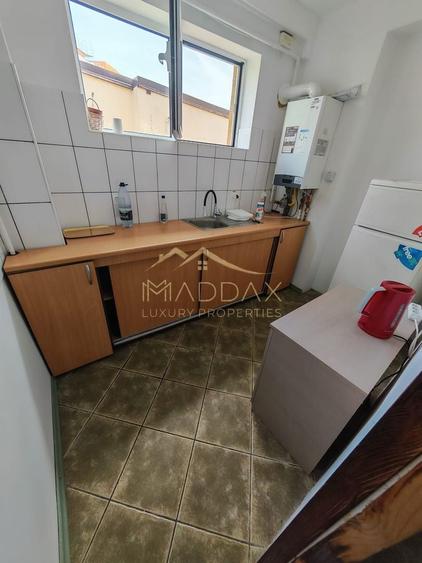 Birou, de 220 mp, în Vitan