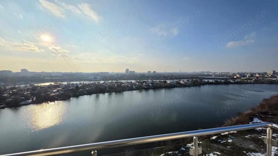 Apartament cu 3 camere semidecomandat în Colentina