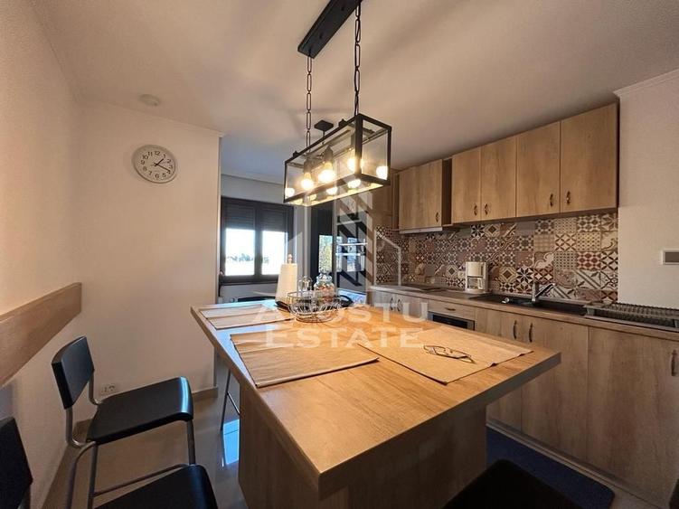 Apartament cu 3 camere semidecomandat, mobilat în Central