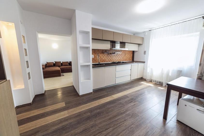 Apartament cu 3 camere decomandat, mobilat în Brâncoveanu