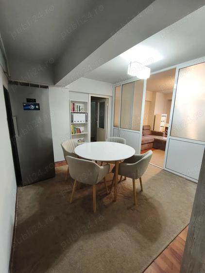 Apartament cu 3 camere semidecomandat în Micro 16