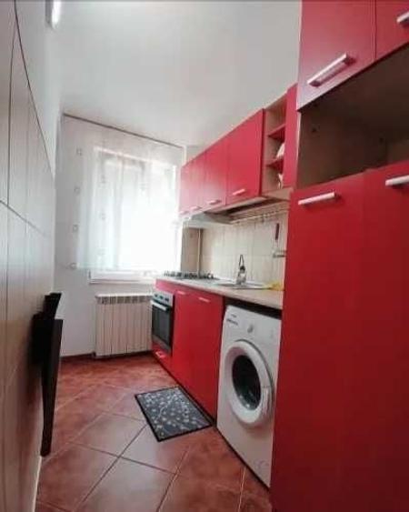 Apartament cu 3 camere decomandat în Sud