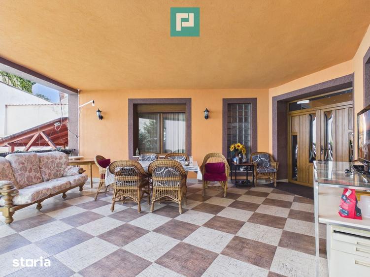 Casa ultracentrala cu 6 camere pentru investi?ii - 1