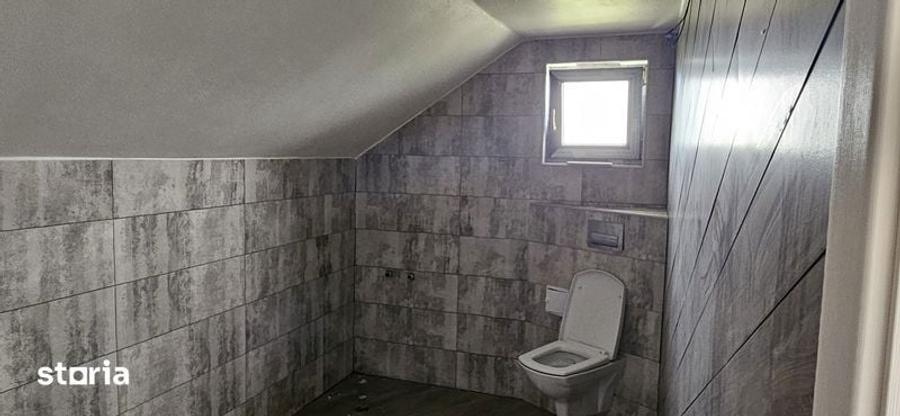 Casă cu 4 camere cu Teren 142 Mp în Hidiș