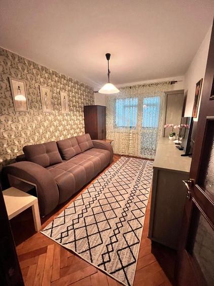 Apartament cu 2 camere decomandat, mobilat în Micro 20