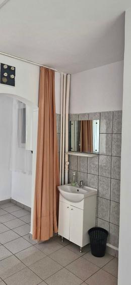 Apartament cu 3 camere nedecomandat în Astra