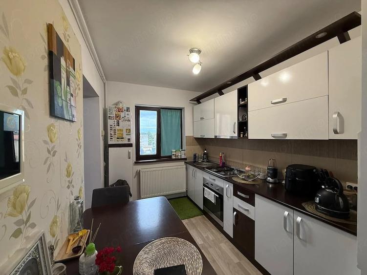 Apartament cu 3 camere decomandat în Gojdu