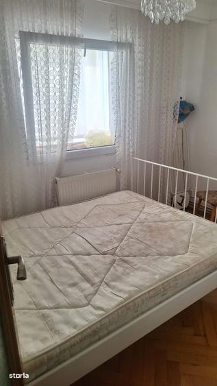 Apartament cu 4 camere decomandat în Astra