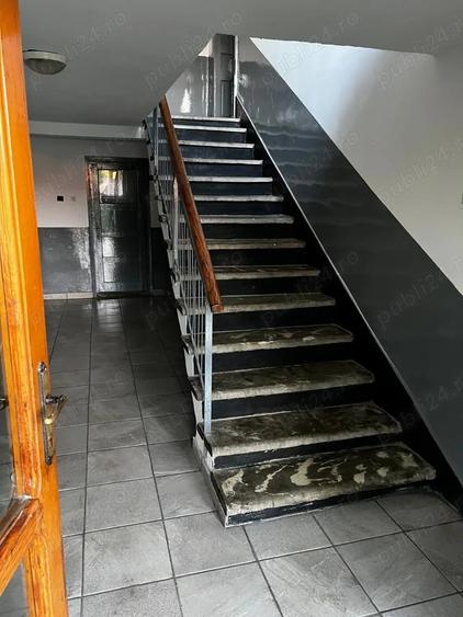Casă cu 5 camere cu Teren 1674 Mp în Stupini