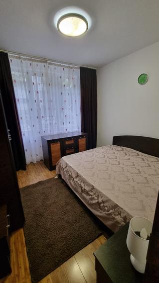 Apartament cu 3 camere decomandat în Berceni