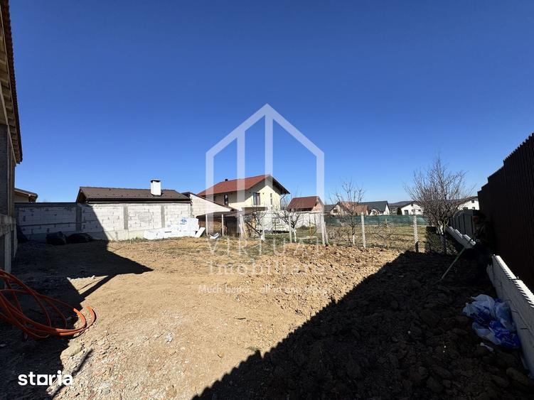 Casă cu 4 camere cu Teren 242.8 Mp în Tineretului