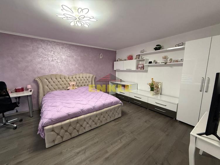 Casă individuală cu 5 camere cu Canalizare în Curtești