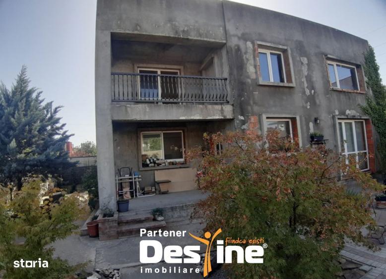Casă cu 5 camere cu Teren 300 Mp în Central