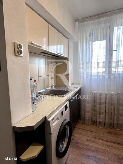 Apartament cu 3 camere în Decebal