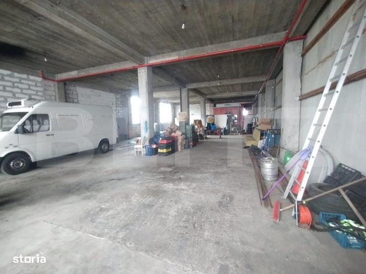 Spațiu comercial, de 1,000 mp, în Poderei