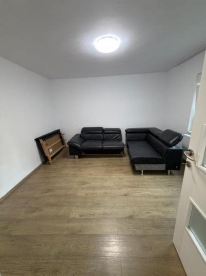Casă cu 3 camere cu Teren 300 Mp în Delfinariu
