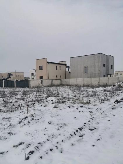 Teren de 432 mp, în Pielești