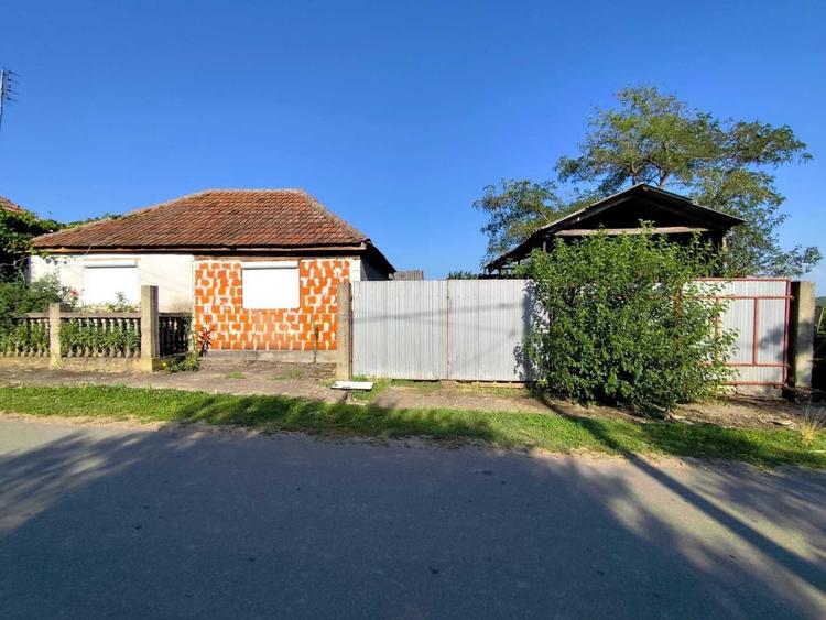 Casă cu 4 camere în Calea Mare