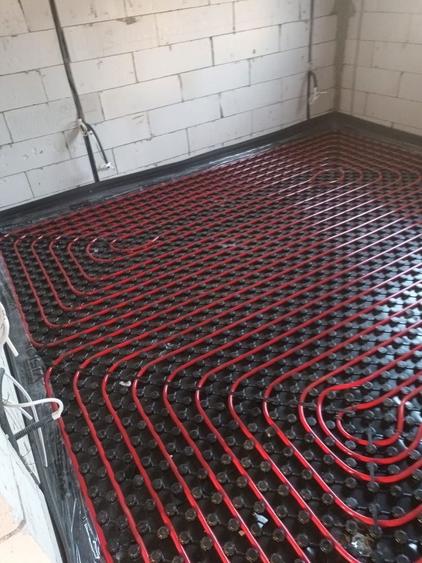 Casă individuală cu 2 camere cu Teren 400 Mp în Clinceni