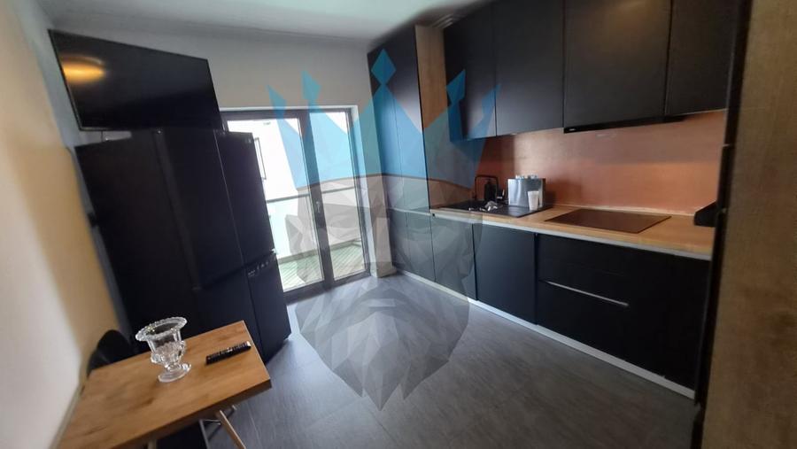 Apartament cu 4 camere decomandat, mobilat în Tei