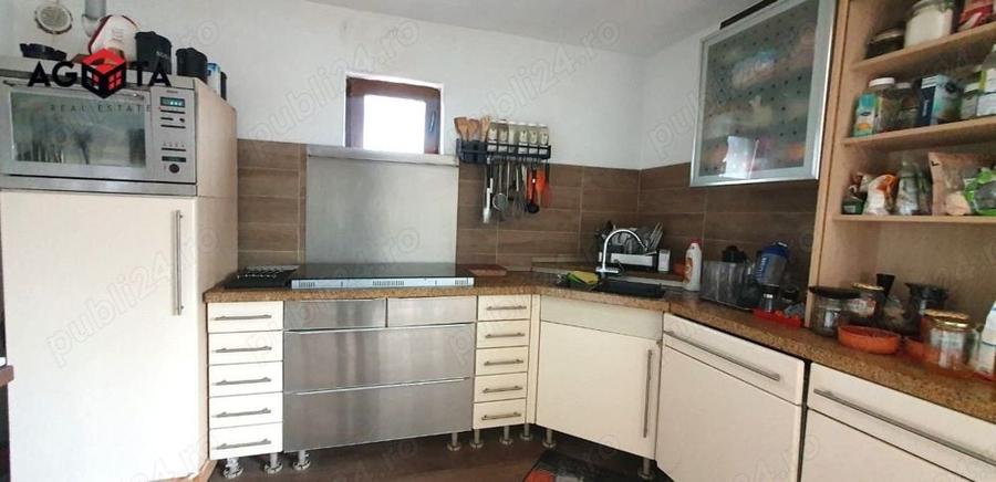 Casă cu 4 camere cu Teren 350 Mp în Florești