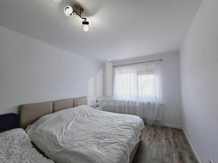 Duplex cu 4 camere cu Canalizare în Cetate