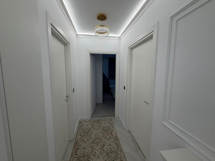 Apartament cu 3 camere decomandat, mobilat în Titan