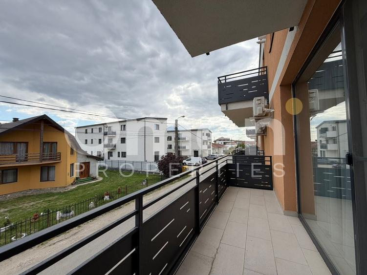 Apartament cu 2 camere semidecomandat, mobilat în Exterior Vest