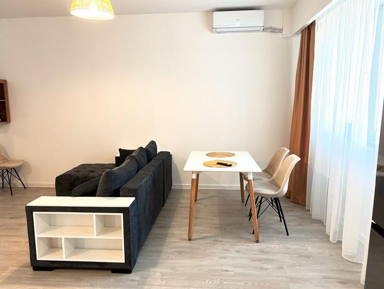Apartament cu 2 camere decomandat, mobilat în Păcii