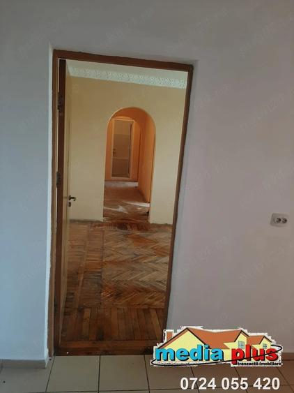 Apartament 3 camere de vanzare Micro 16 suprfata?a totala 70 mp, pre? 57.000 - 5